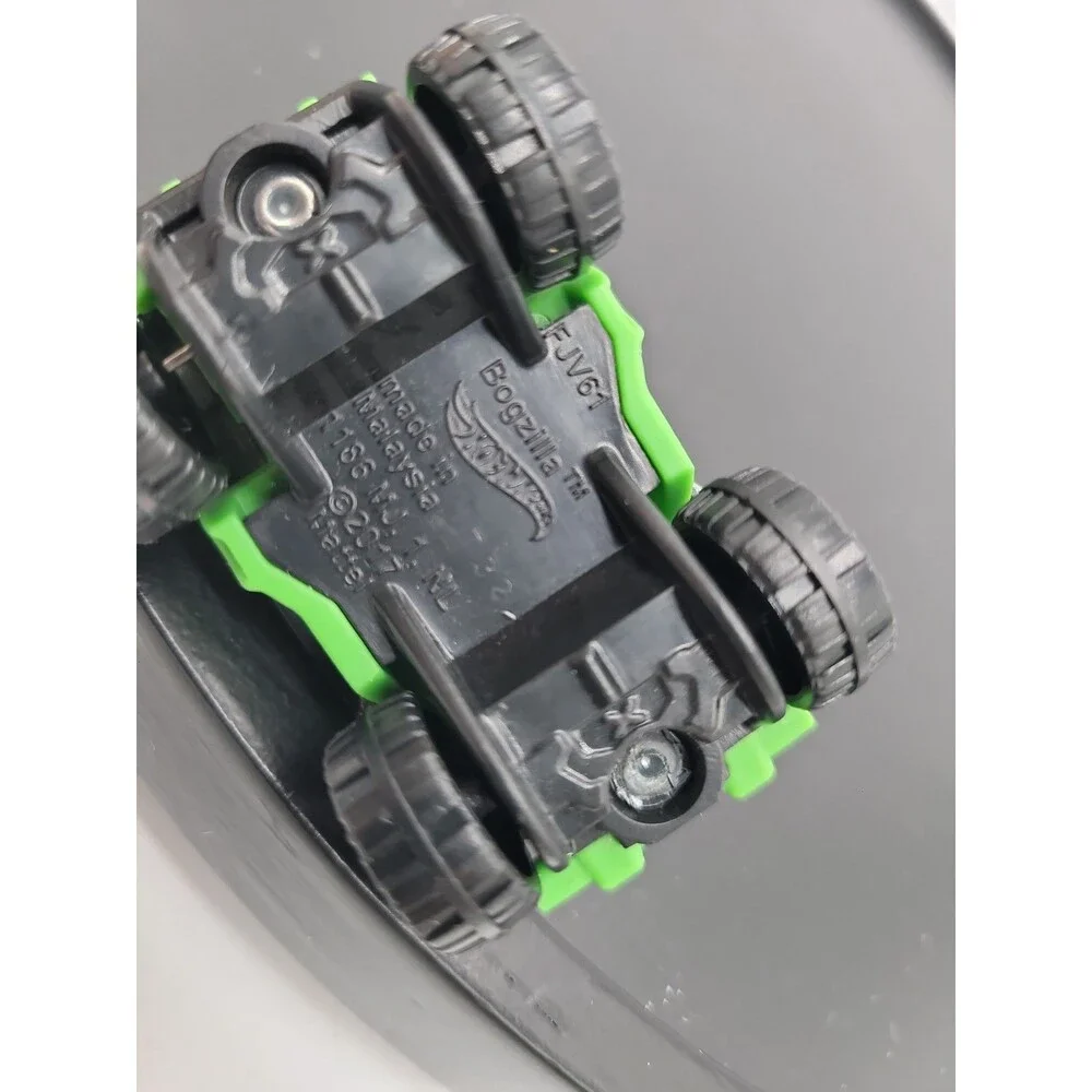 2017  Hot  Wheels BOGZILLA Green & Gray 1:64 DIiecast Car  with Black & White